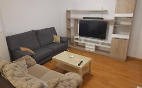 1F, Aire Acondic, 80M2, 2 Dormitorios, 4 Huespedes, Wifi Gratis